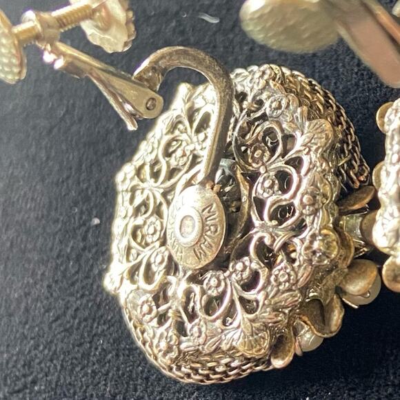 VTG MIRIAM HASKELL Hand Wired Baroque Pearl Clip Earrings - Picture 4 of 8